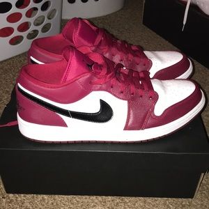 Jordan 1 low noble red